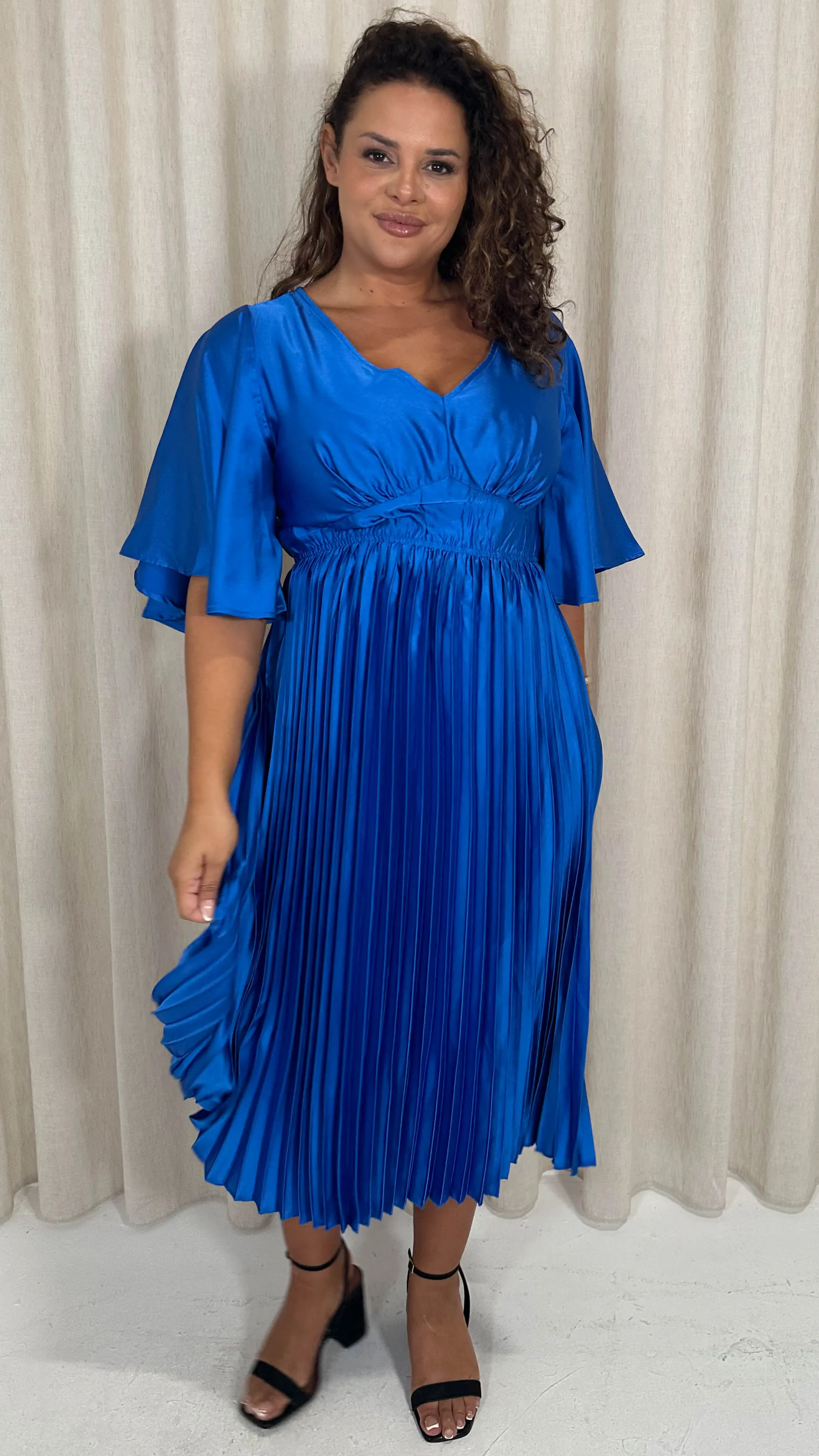 CurveWow 3/4 Sleeve Satin V Neck Pleated Midi Dress Blue