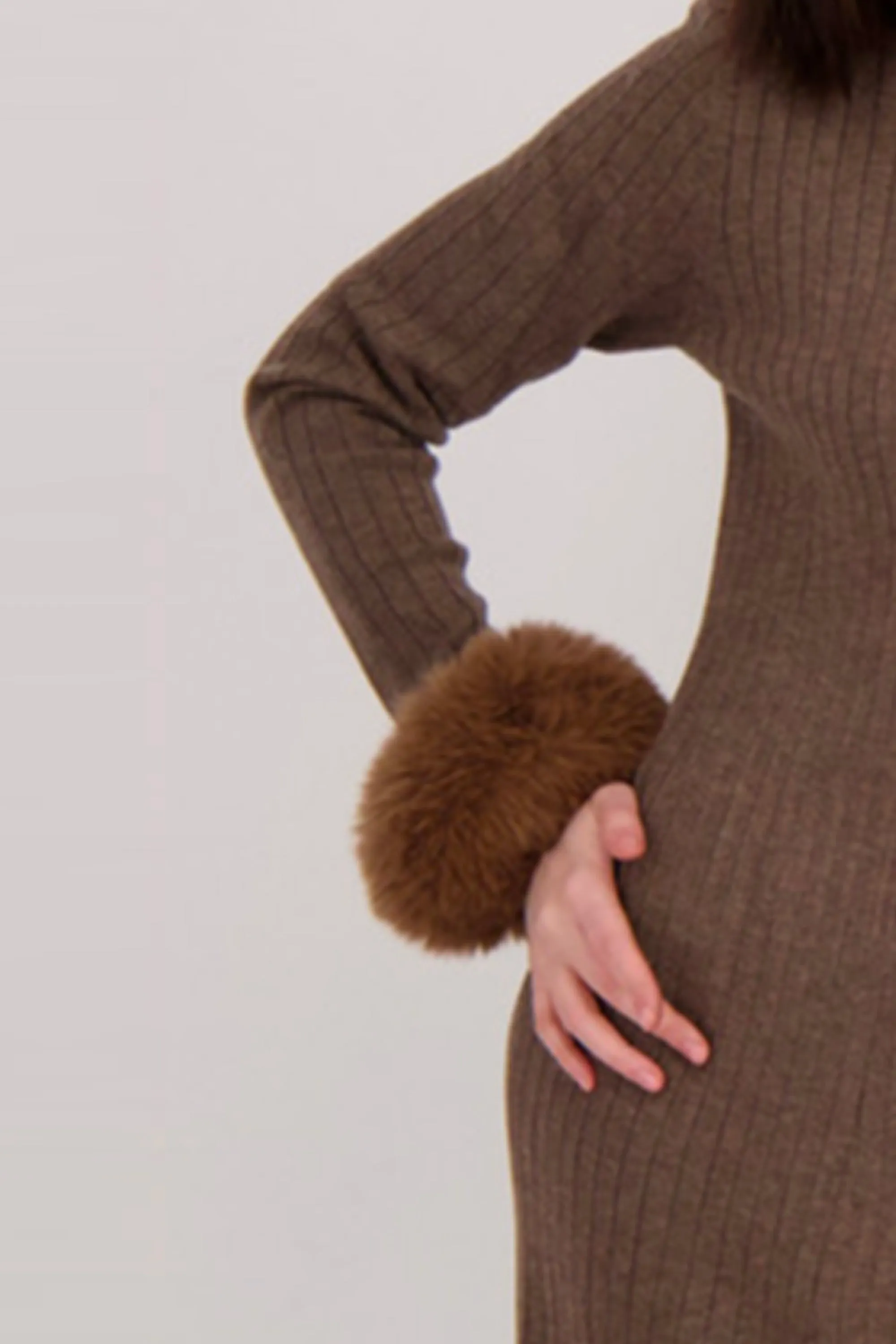 FAUX FUR CUFFS